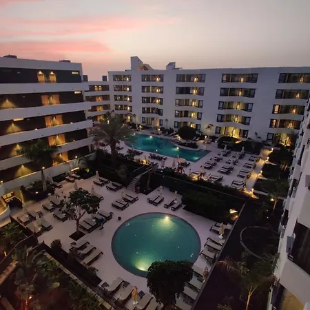 アパートホテル Luxury With Pool View 3*