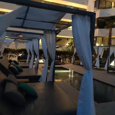 アパートホテル Luxury With Pool View