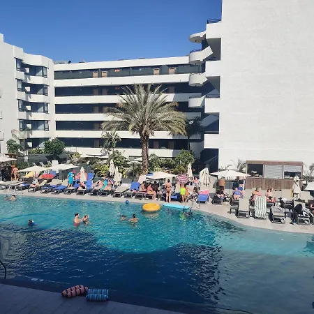 Luxury With Pool View מלון דירות אדחה