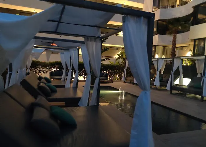 Ξενοδοχείο με διαμερίσματα Luxury With Pool View