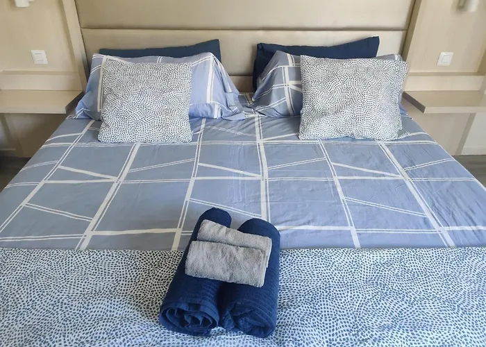 Ξενοδοχείο με διαμερίσματα Luxury With Pool View 3*