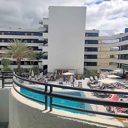 Luxury With Pool View 아데제