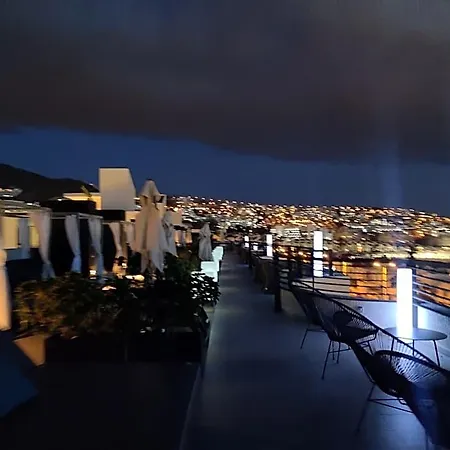 Aparthotel Luxury With Pool View