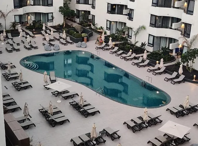 Aparthotel Luxury With Pool View