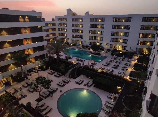 Apartahotel Luxury With Pool View 3*