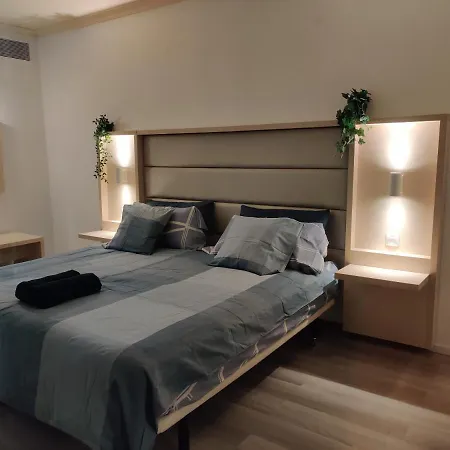 Luxury With Pool View 公寓式酒店 3*