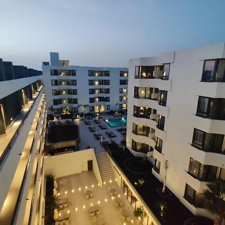 公寓式酒店 Luxury With Pool View