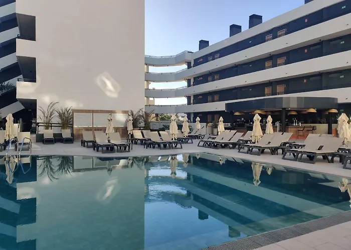 Luxury With Pool View Apart-hotel